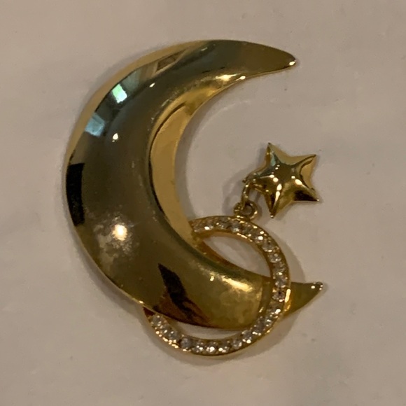 Jewelry - NWOT Vintage 1990s Gold-Tone Moon & Star Brooch – Timeless & Elegant